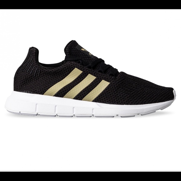 adidas swift run black size 6